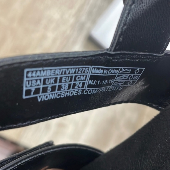 Vionic Orthaheel Amber Snake Women's Black Adjustable Strap Sandal sz 7M #3003 - Picture 4 of 7